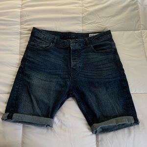 Men’s slim fit denim shorts